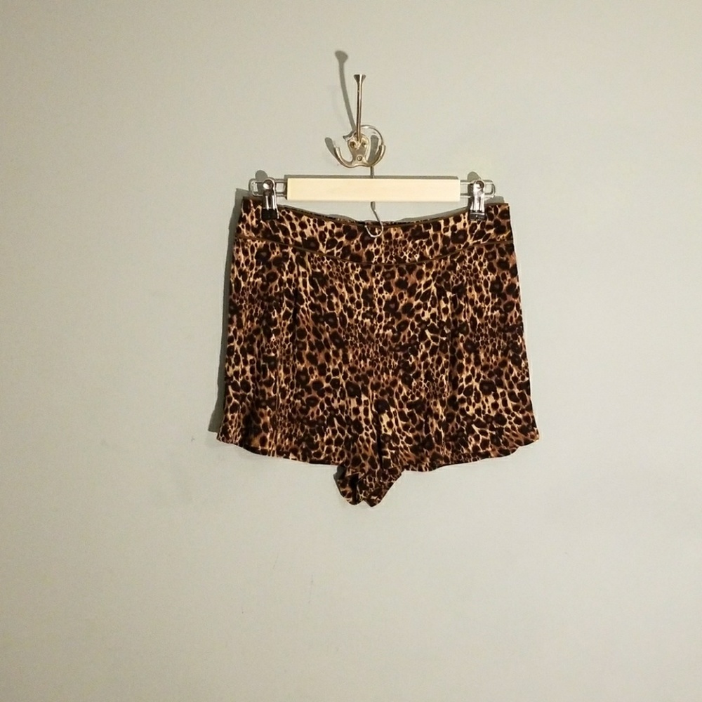 Leopard print 100% viscose shorts